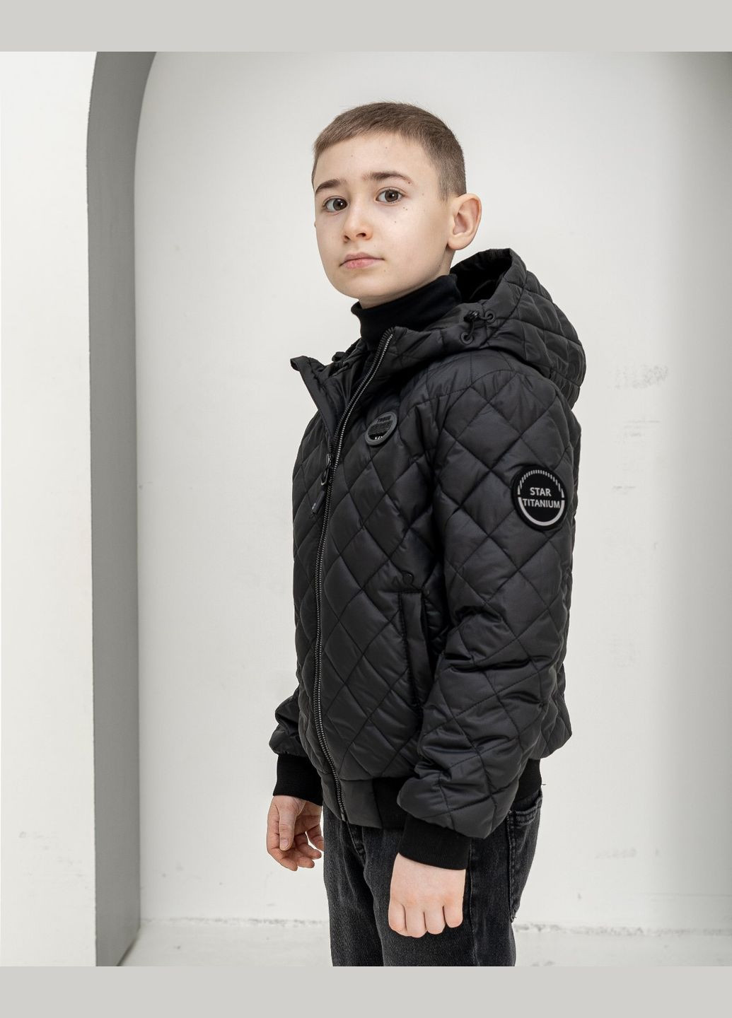 Черная демисезонная демисезонная куртка для мальчика SK