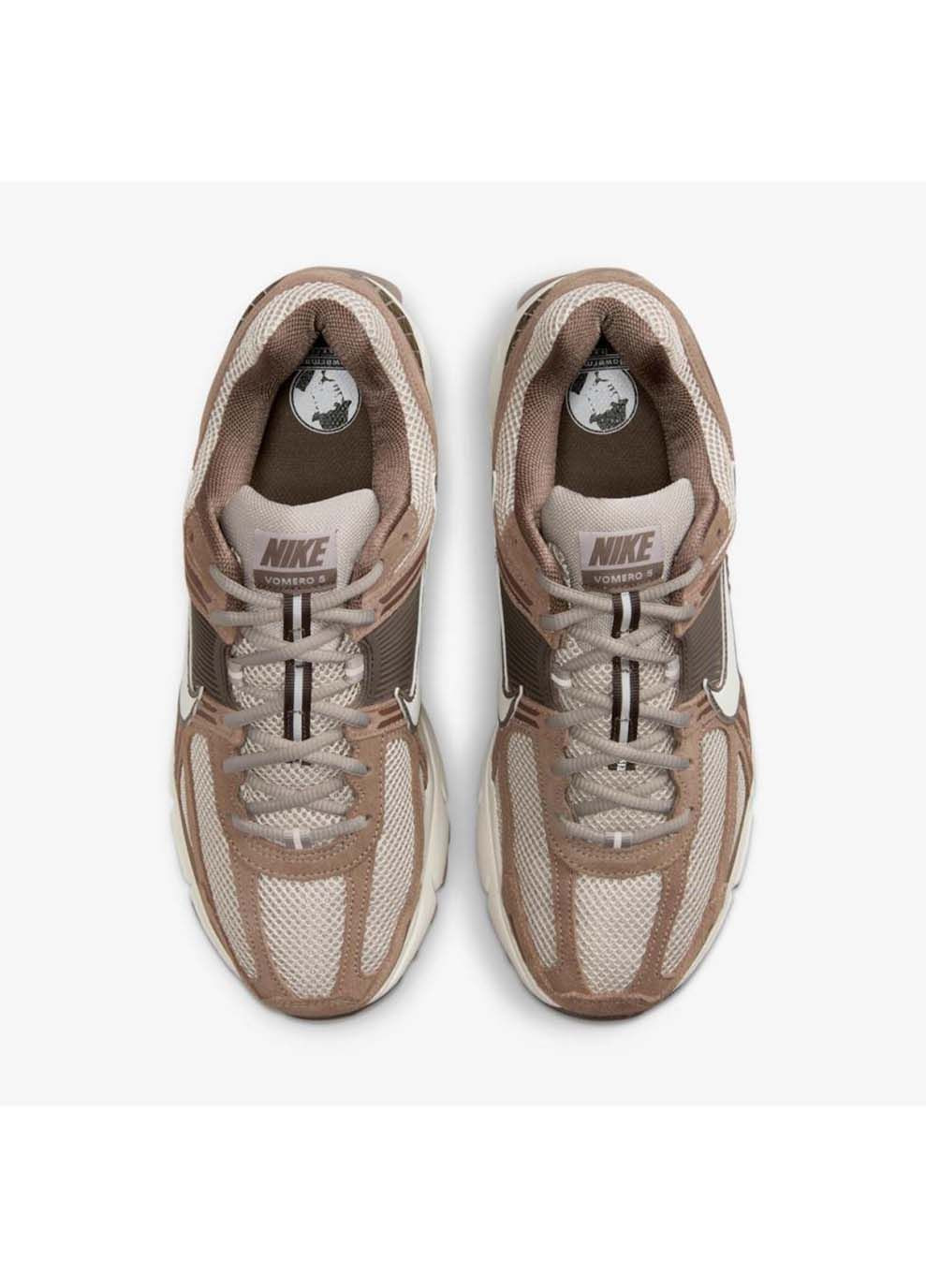 Коричневі Осінні чоловічі кросівки zoom vomero 5 коричневий Nike