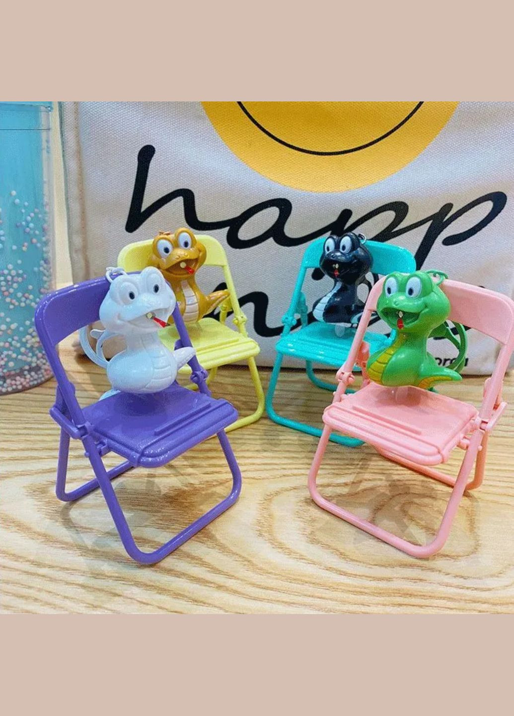 Брелок у вигляді Змії з ліхтариком і дзвіночком – чудовий подарунок, символ 2025 року No Brand (307908704)