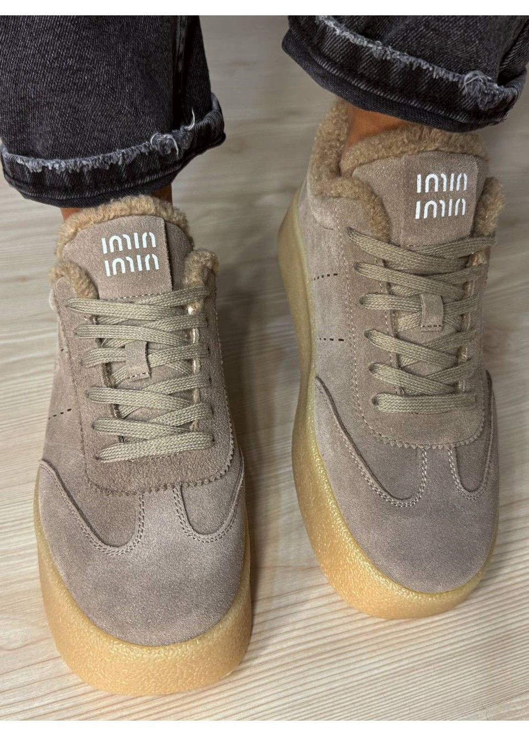 Бежевые кеды женские 633-5 утепленные замшевые на меху бежевые Hengji