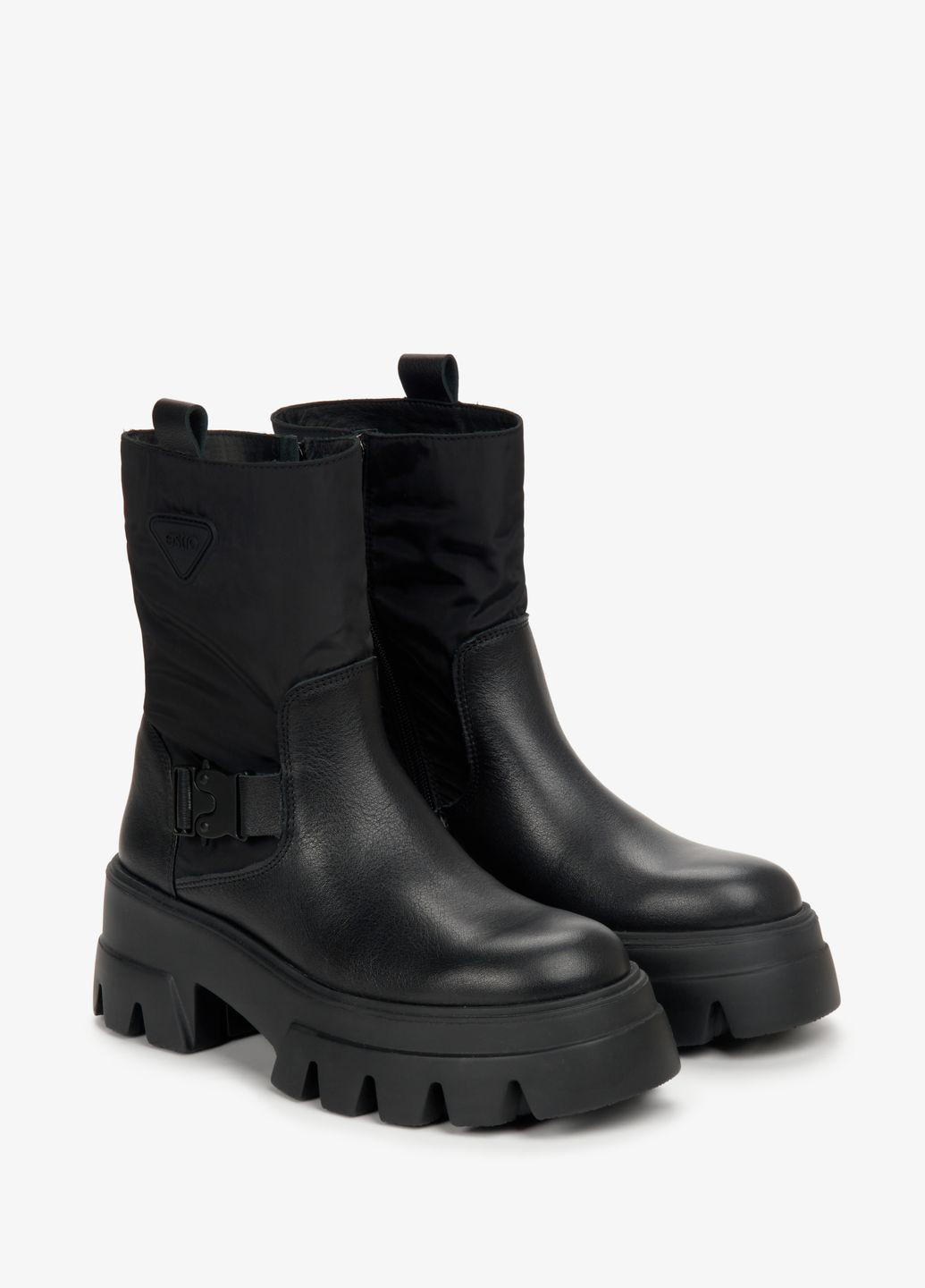 Осенние ботинки, цвет черный Estro