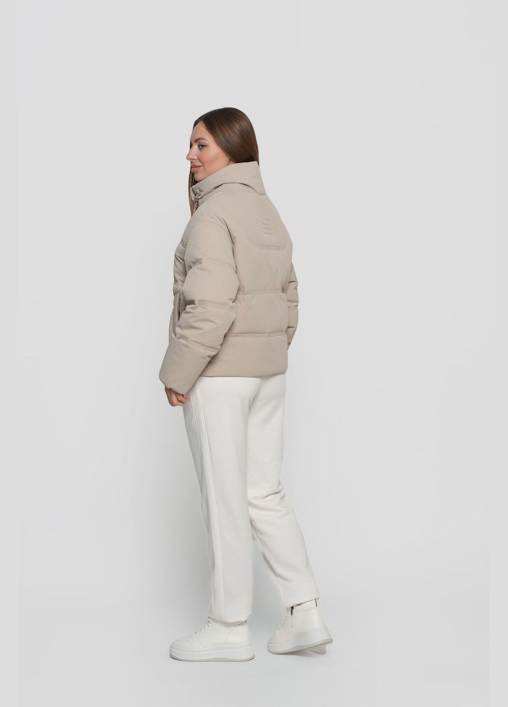 Бежева демісезонна куртка жіноча коротка raw-volna Vicco