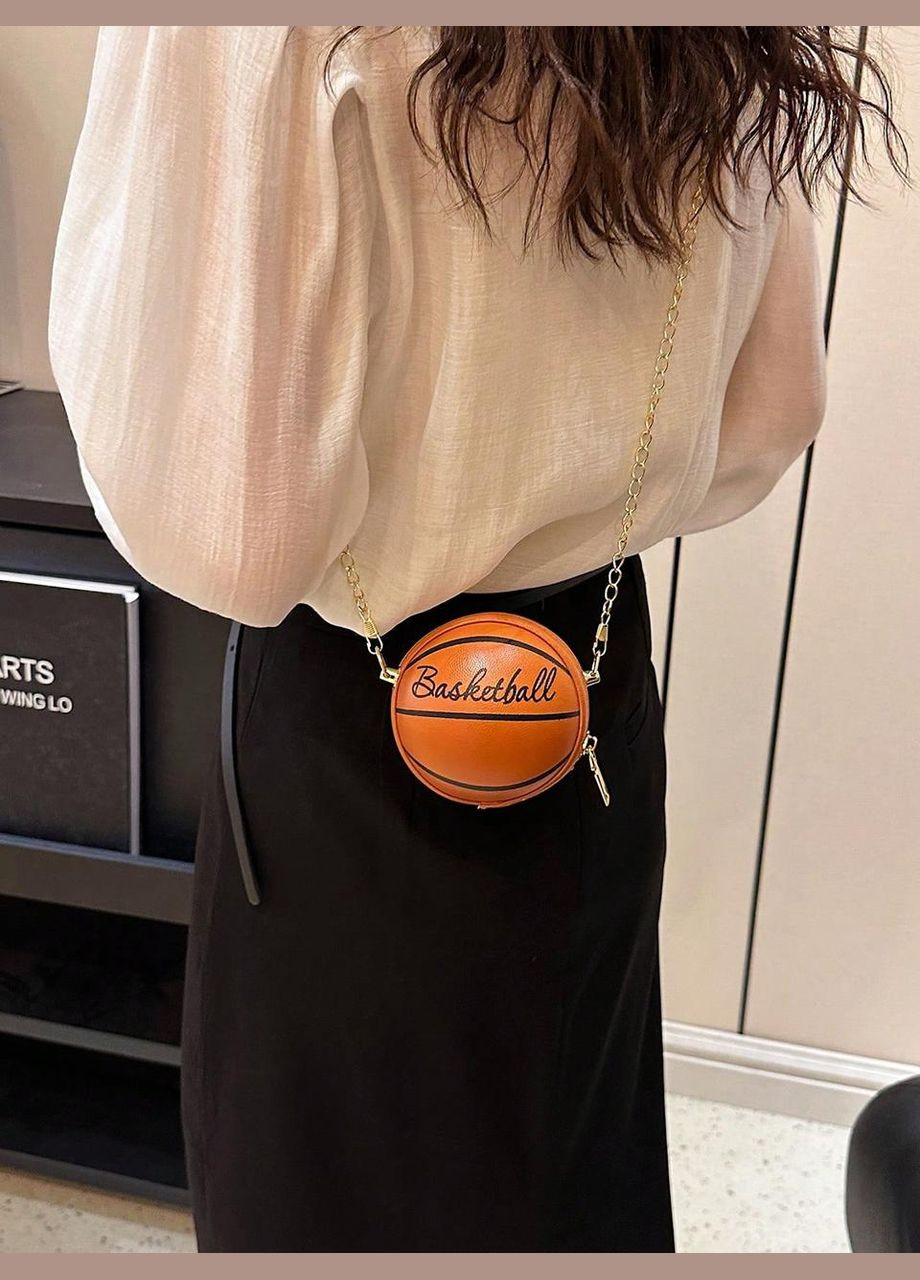Жіноча кругла сумка маленька 10407 BASKETBALL м'яч на ланцюжку коричнева No Brand (313235634)
