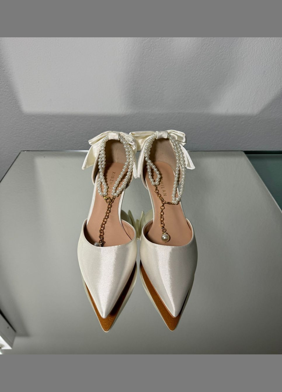 No Brand Весільні атласні жіночі туфлі з бантами та перлами 5 см - Білий колір білий з текстиль, — літо (322414598)