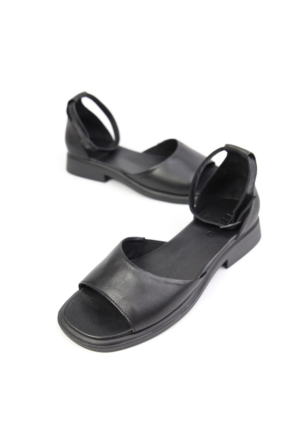 Черные босоножки Benito без застежки