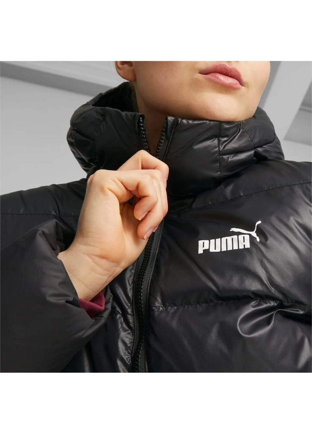 Чорна пуховик жіночий power hooded jacket black 675374-01 Puma