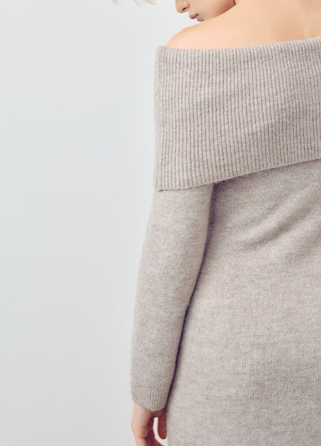 Світло-бежева сукня H&M однотонна