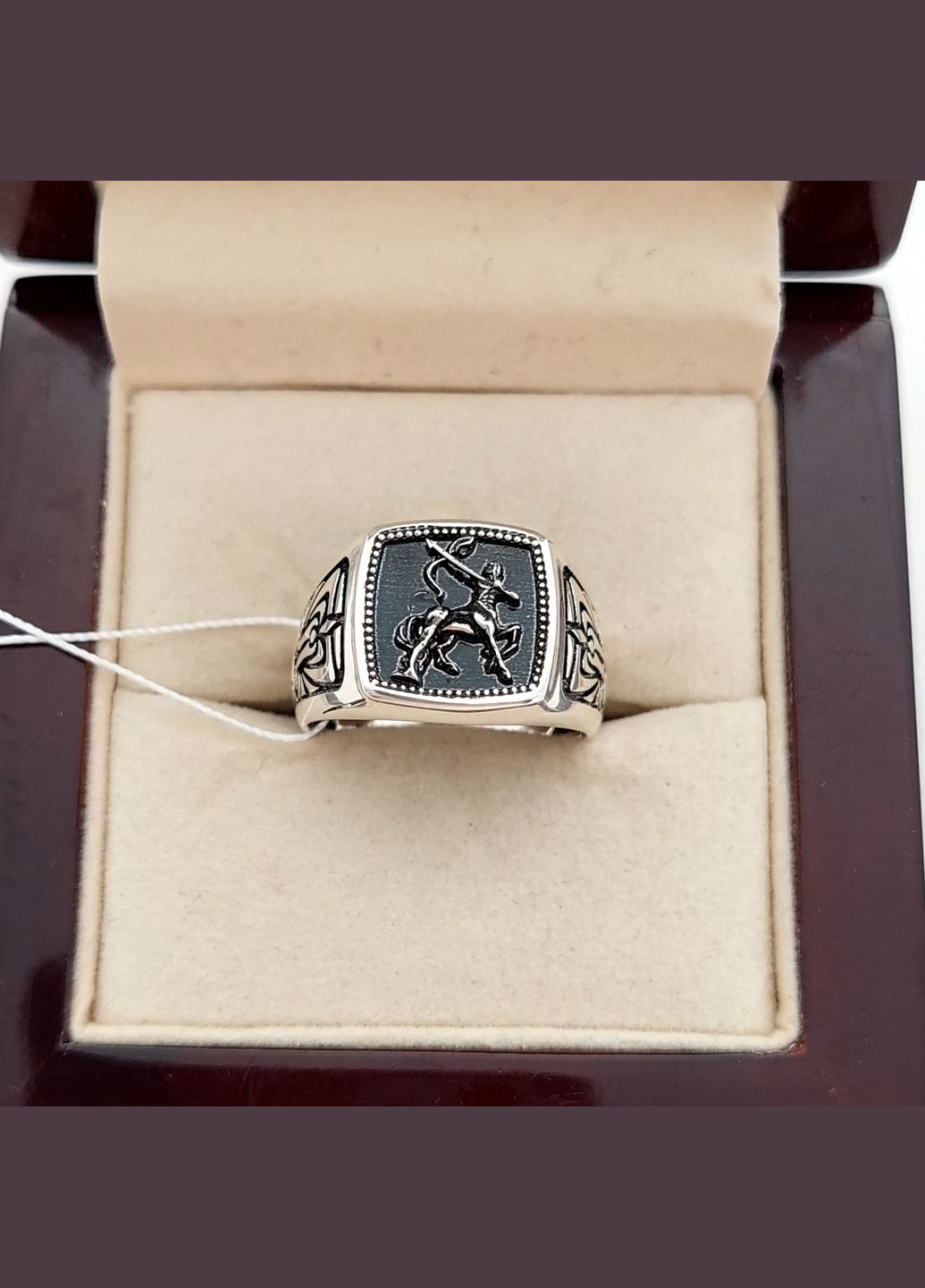 Печатка срібна чоловічий квадрат з чорною емаллю знак зодіаку Стрілець 520-3стрілець, розмір No Brand (316397771)