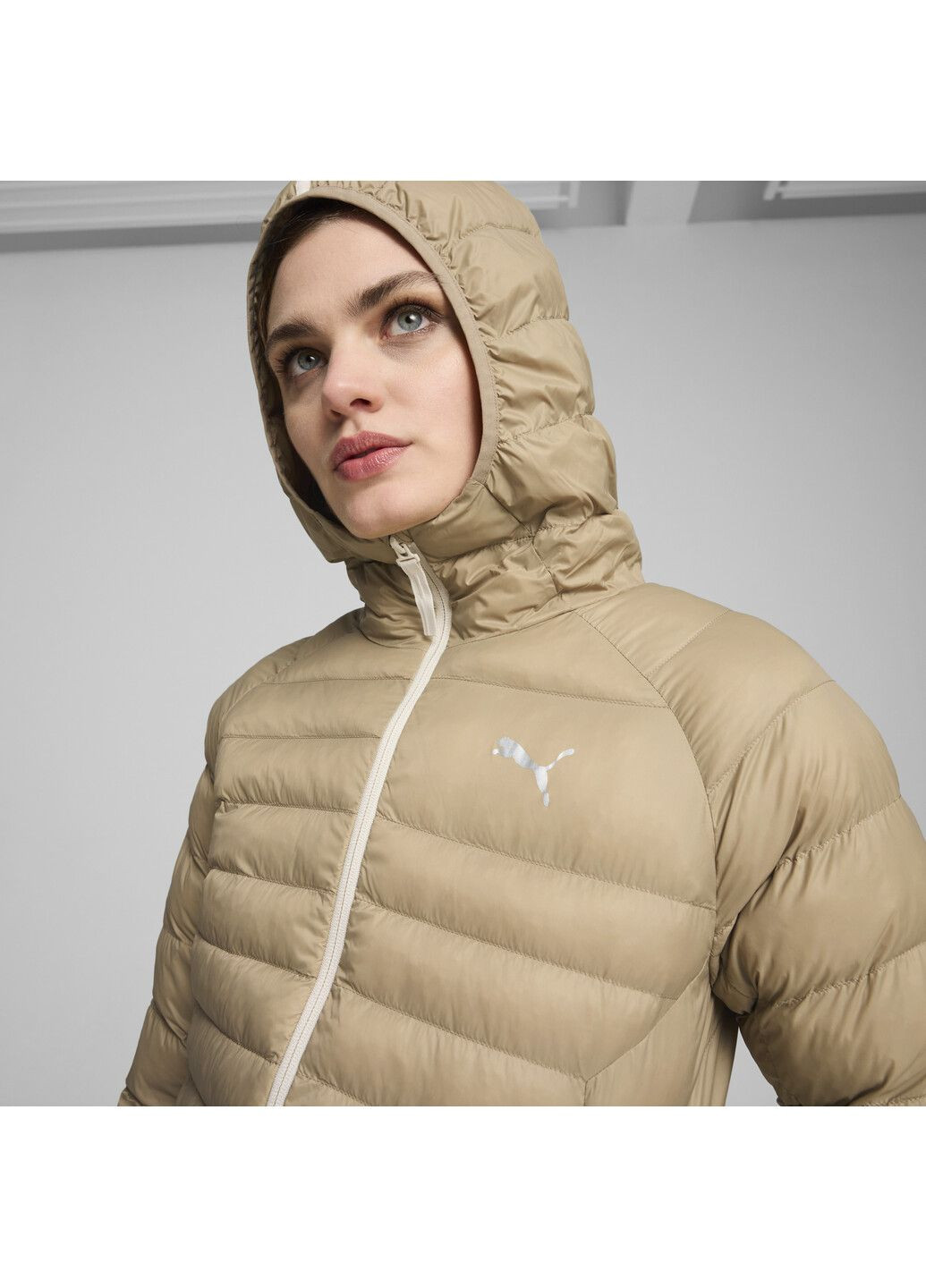 Бежева демісезонна куртка packlite jacket women Puma