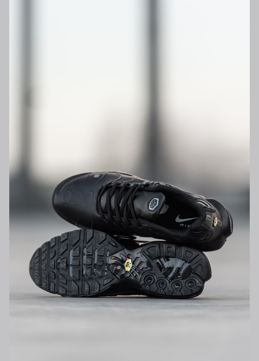 Черные демисезонные кроссовки мужские Nike Air Max TN Plus