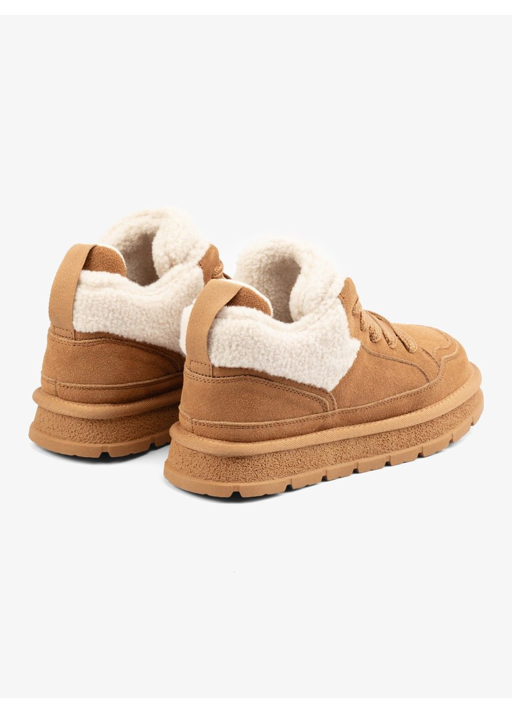 Зимние женские ботинки на низком ходу 1100690 Buts из натуральной замши