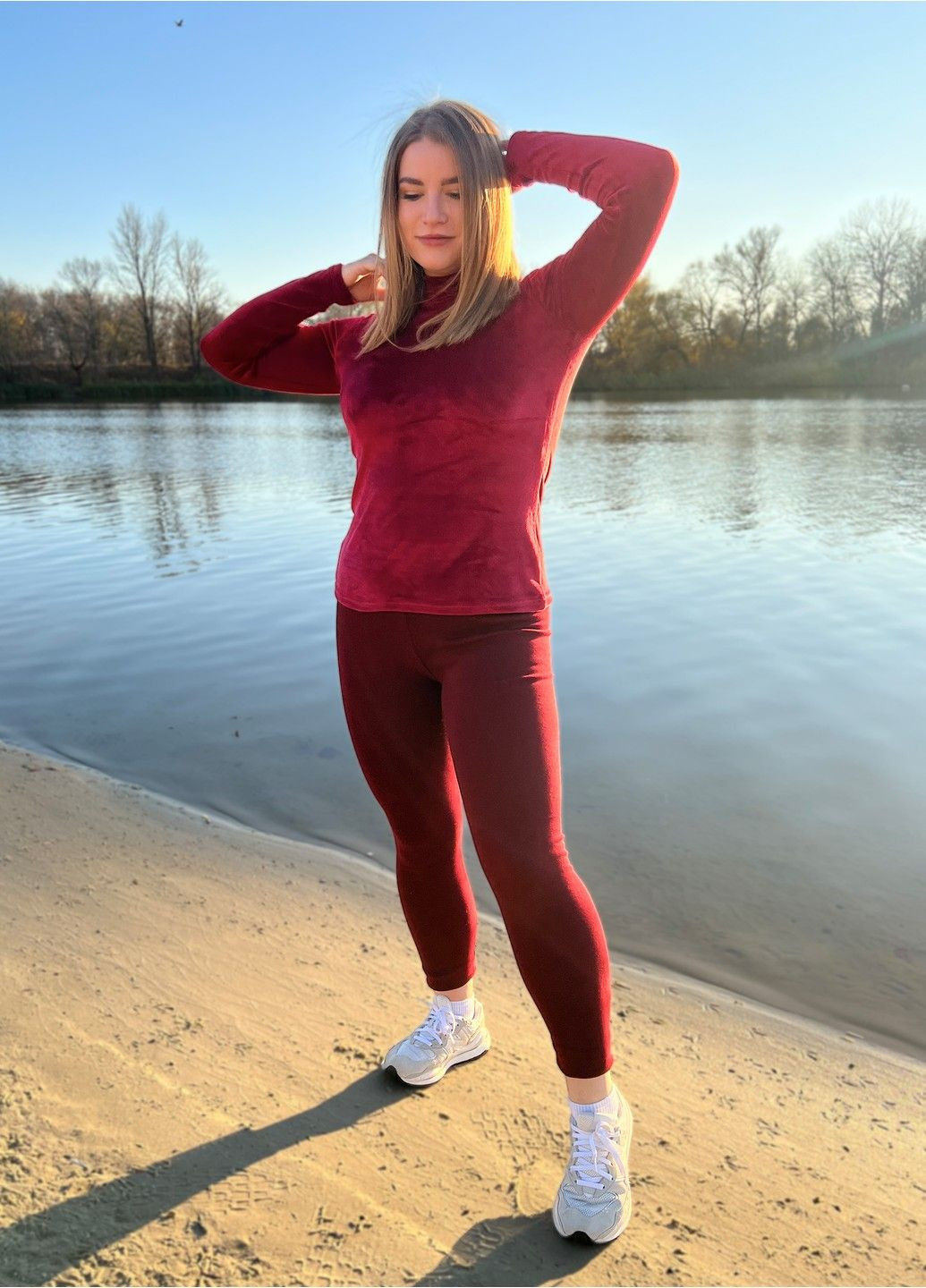 Червоний водолазка жіноча велюр Жемчужина стилей однотонний (311947644)