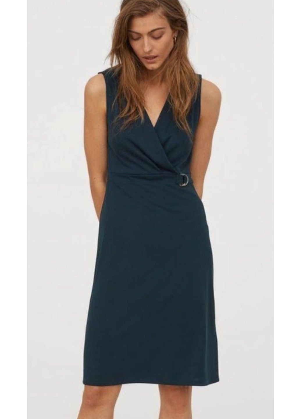 Темно-синее деловое женское трикотажное платье с v-образным вырезом н&м (56716) xs темно-синее H&M