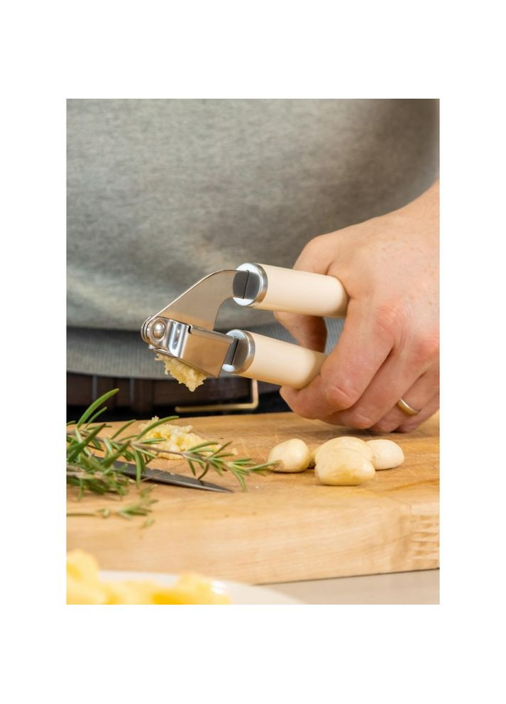 Пресс для чеснока Coreline 19 см кремовый KAG132OHACE KitchenAid (322000899)