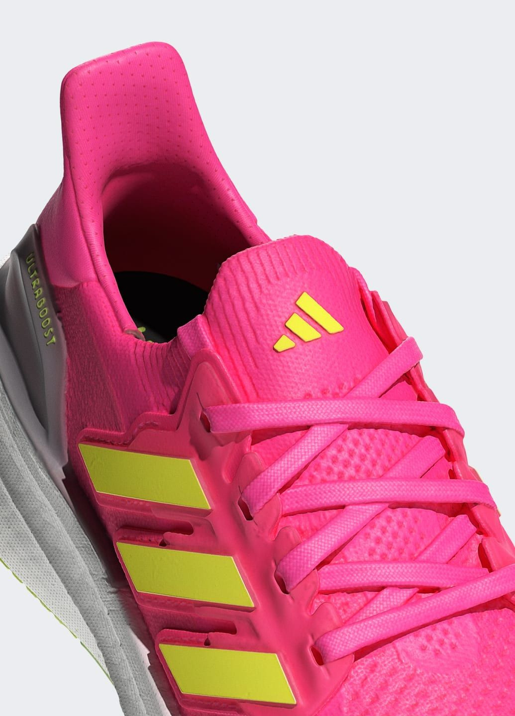 Кроссовки Ultraboost 5 adidas розовые всесезоны (305843403)