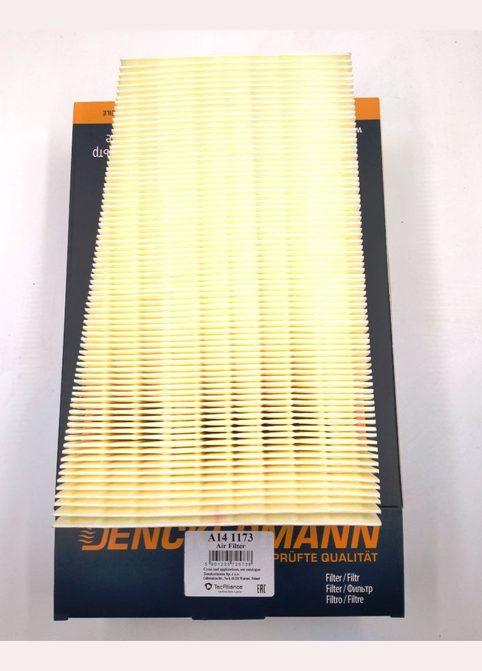 Фільтр повітряний A141173 Ніссан X-TRAIL, QASHQAI 2006- OEM 16546-JG70A Denckermann (345736499)