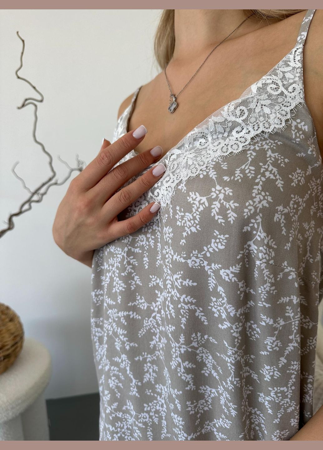 Женская рубашка из вискозы с кружевом "Нежность", грейдж серая Cosy (330142305)