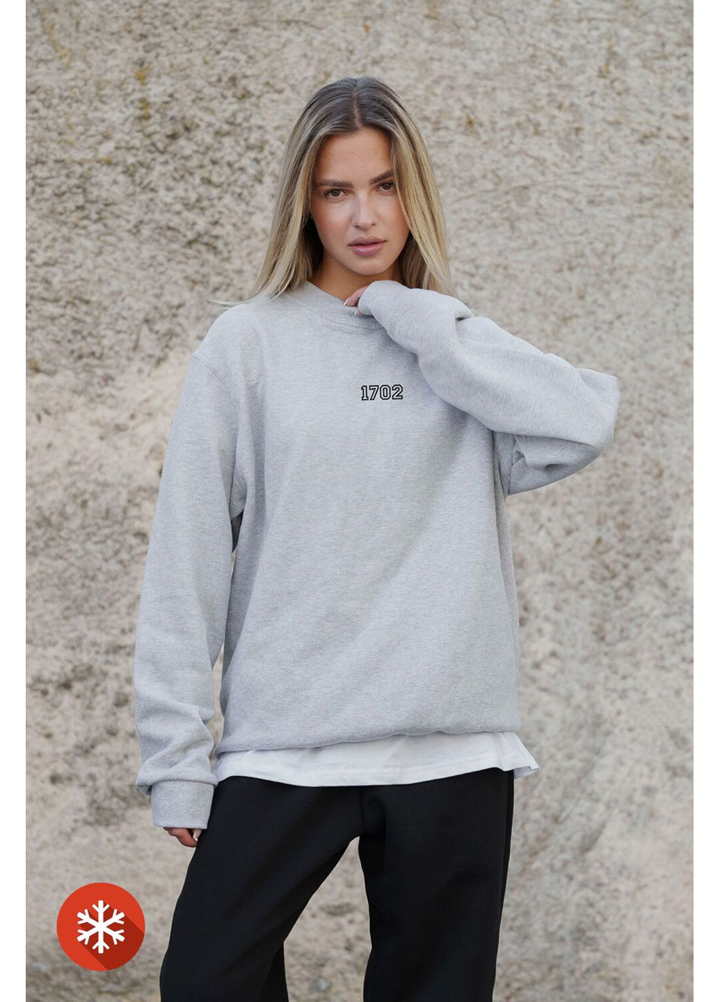 Чорний жіночий утеплений оверсайз світшот на флісі з принтом watching gray Without малюнок (372519986)