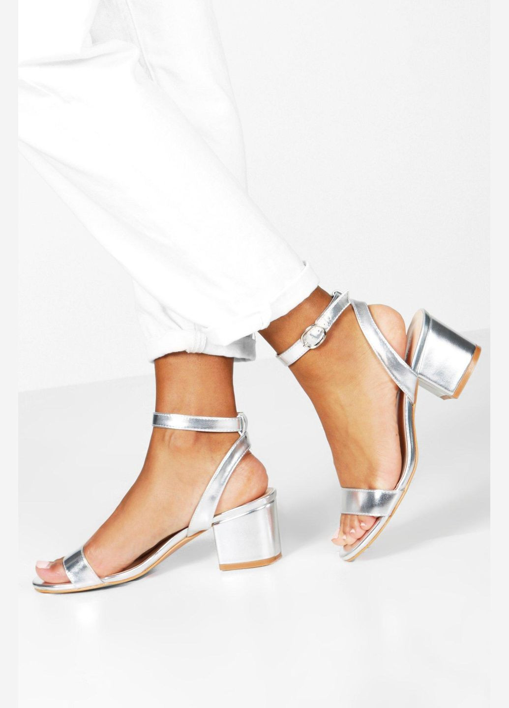 Серебряные босоножки на каблуке Boohoo