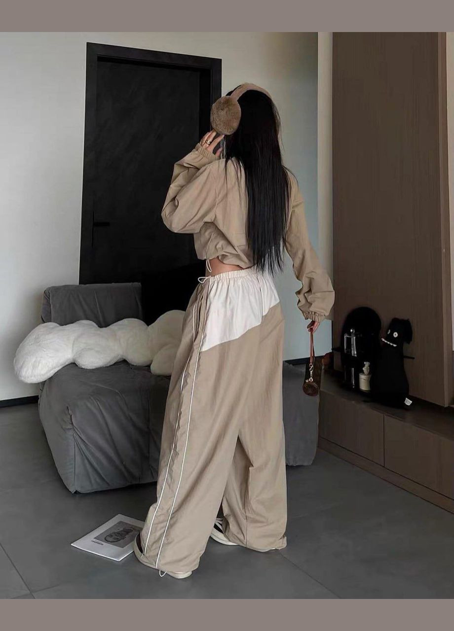 Женский стильный костюм бежевый комплект кофта с брюками плащевка лето стильный трендовый в корейском стиле No Brand костюм (284282614)