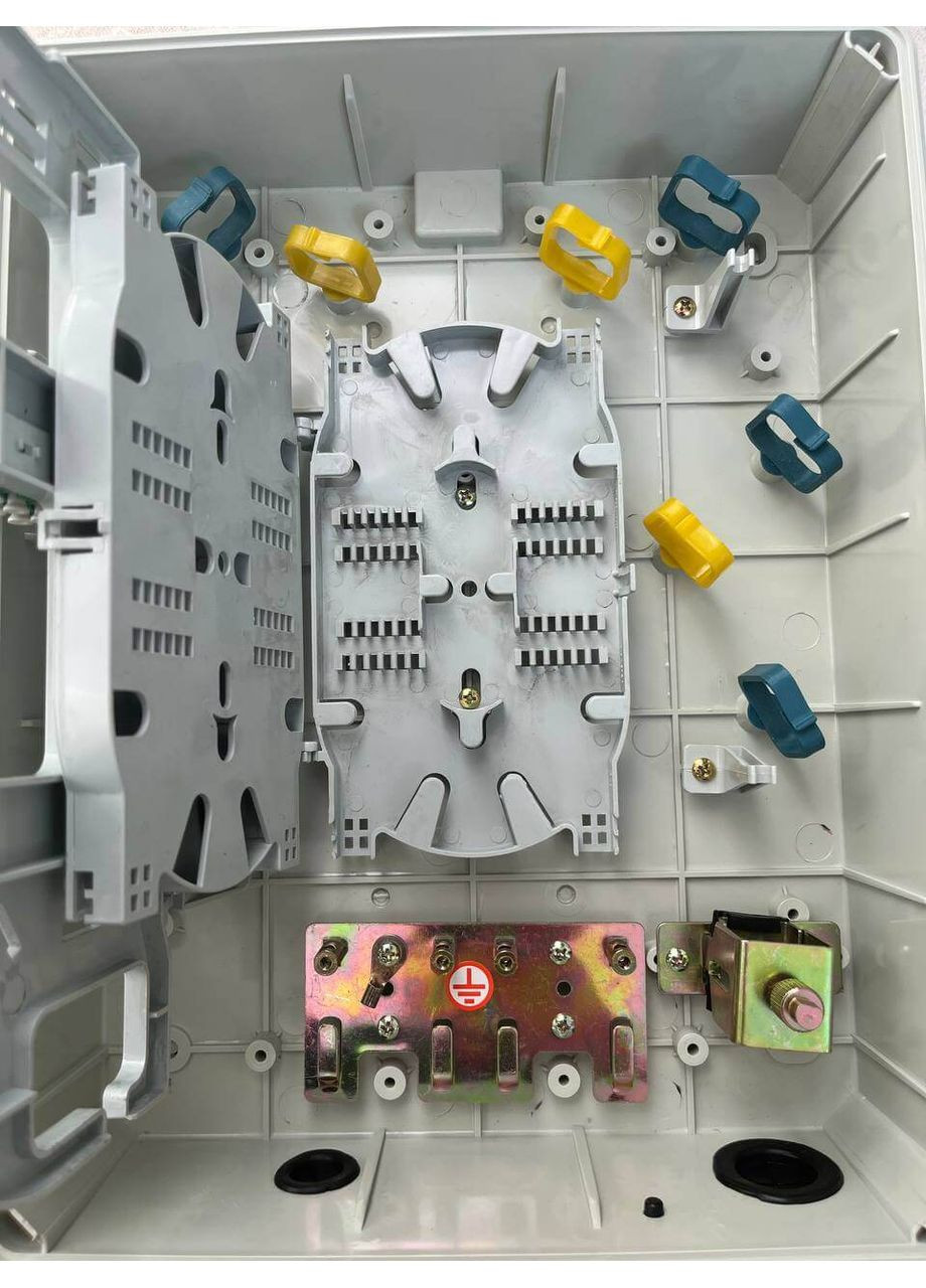 Герметичный бокс настенного монтажа на 8 адаптеров LC Duplex и сплайс-кассетой на 24 волокна (OptiBox-8LCDU-24-plast) Abee (370619899)