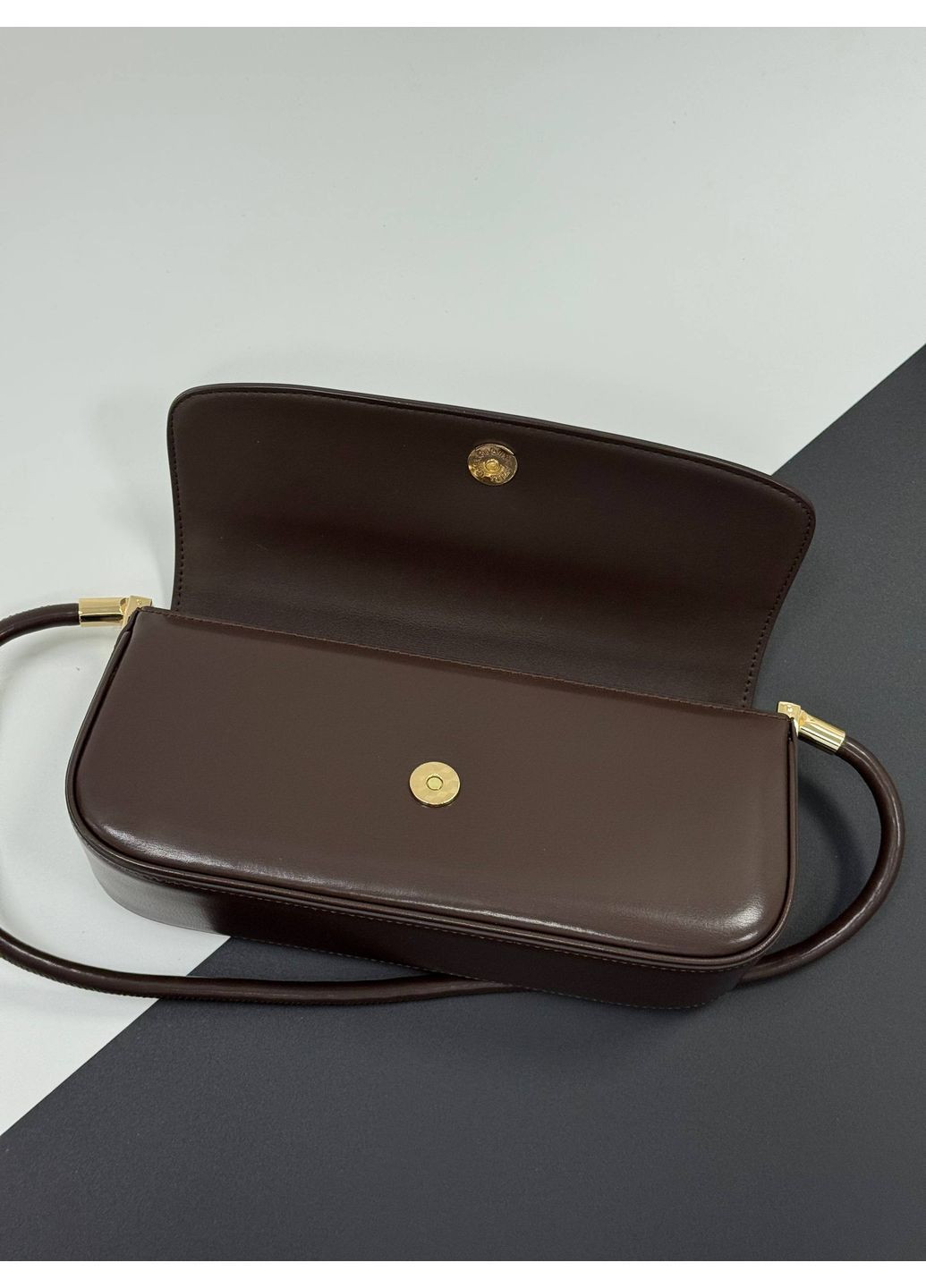 Жіноча сумка-багет з натуральної шкіри, шоколадна, із золотою фурнітурою Lonza (366290195)
