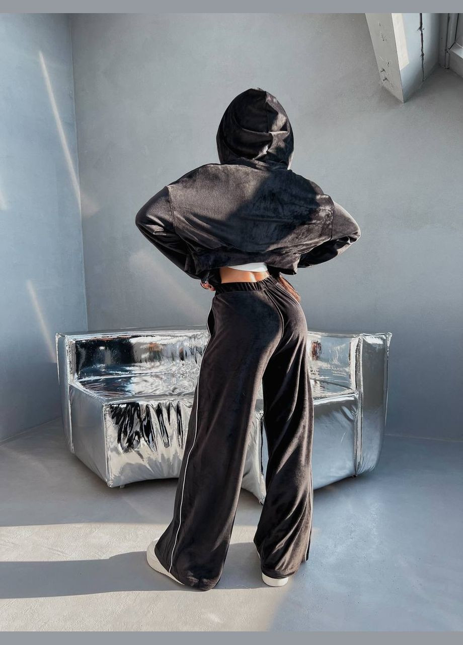 Велюровий жіночий костюм з капюшоном чорного кольору 31709 No Brand (323643608)