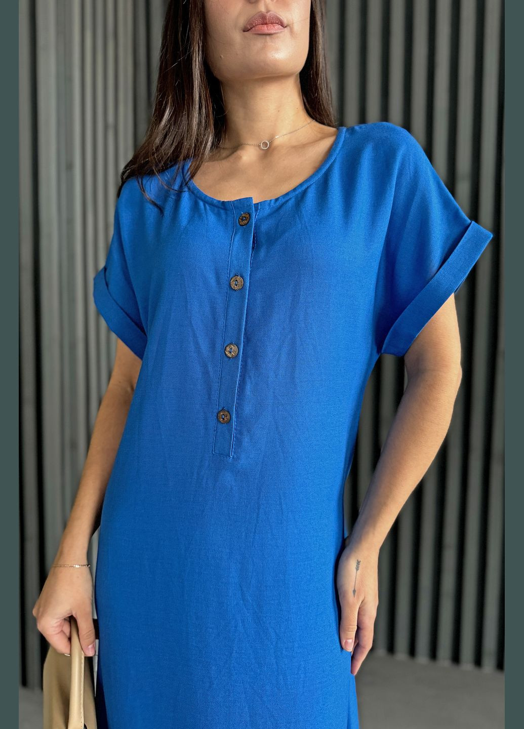 Синее повседневный, кэжуал летнее льняное платье макси с нежной вышивкой колоски а-силуэт INNOE однотонное