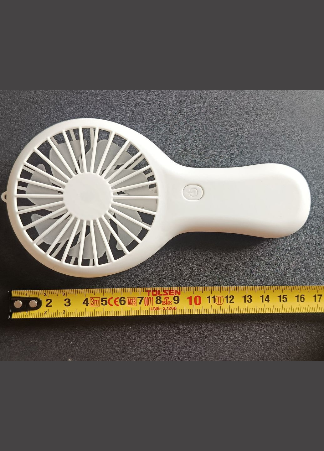 Вентилятор ручной с аккумулятором белый F1 с подставкой No Brand (334345742)