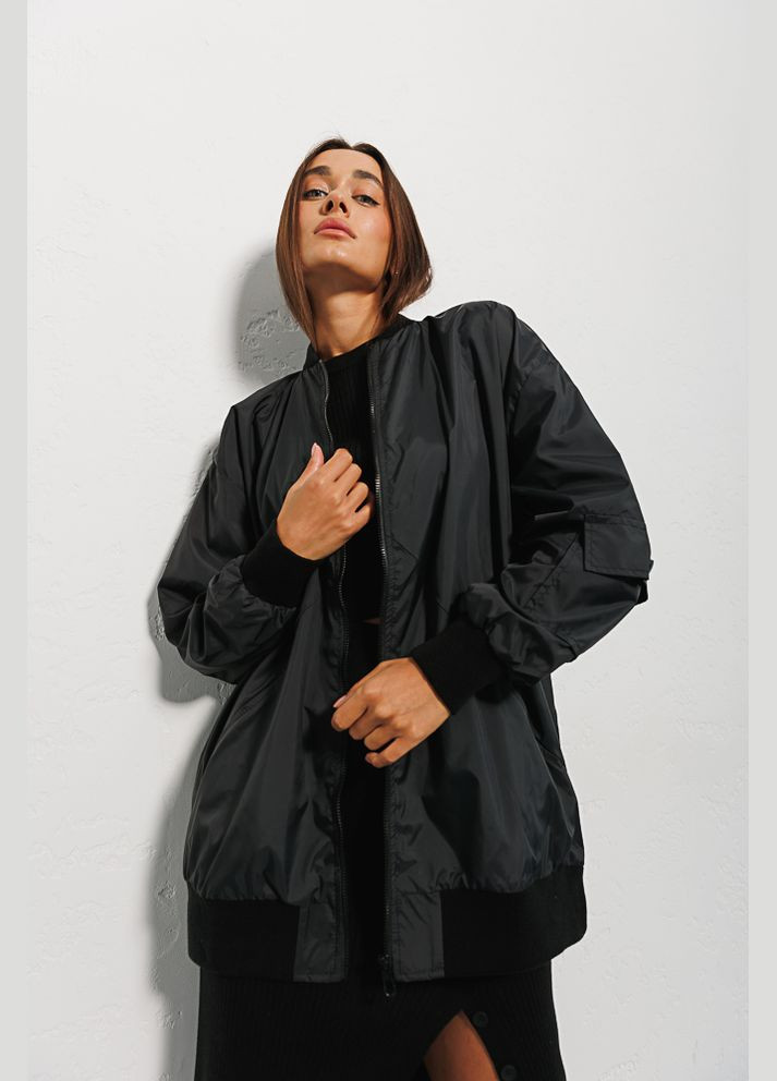 Удлиненная женская ветровка светло-бежевая с карманом на рукаве Arjen (294907282}