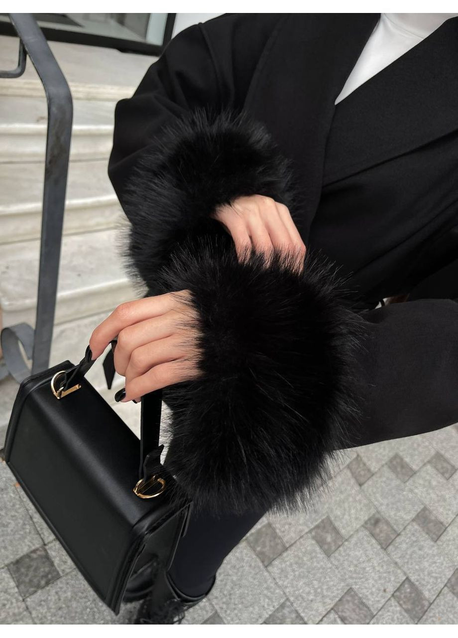 Чорне Пальто жіноче вкорочене кашемір із хутром на рукаві No Brand