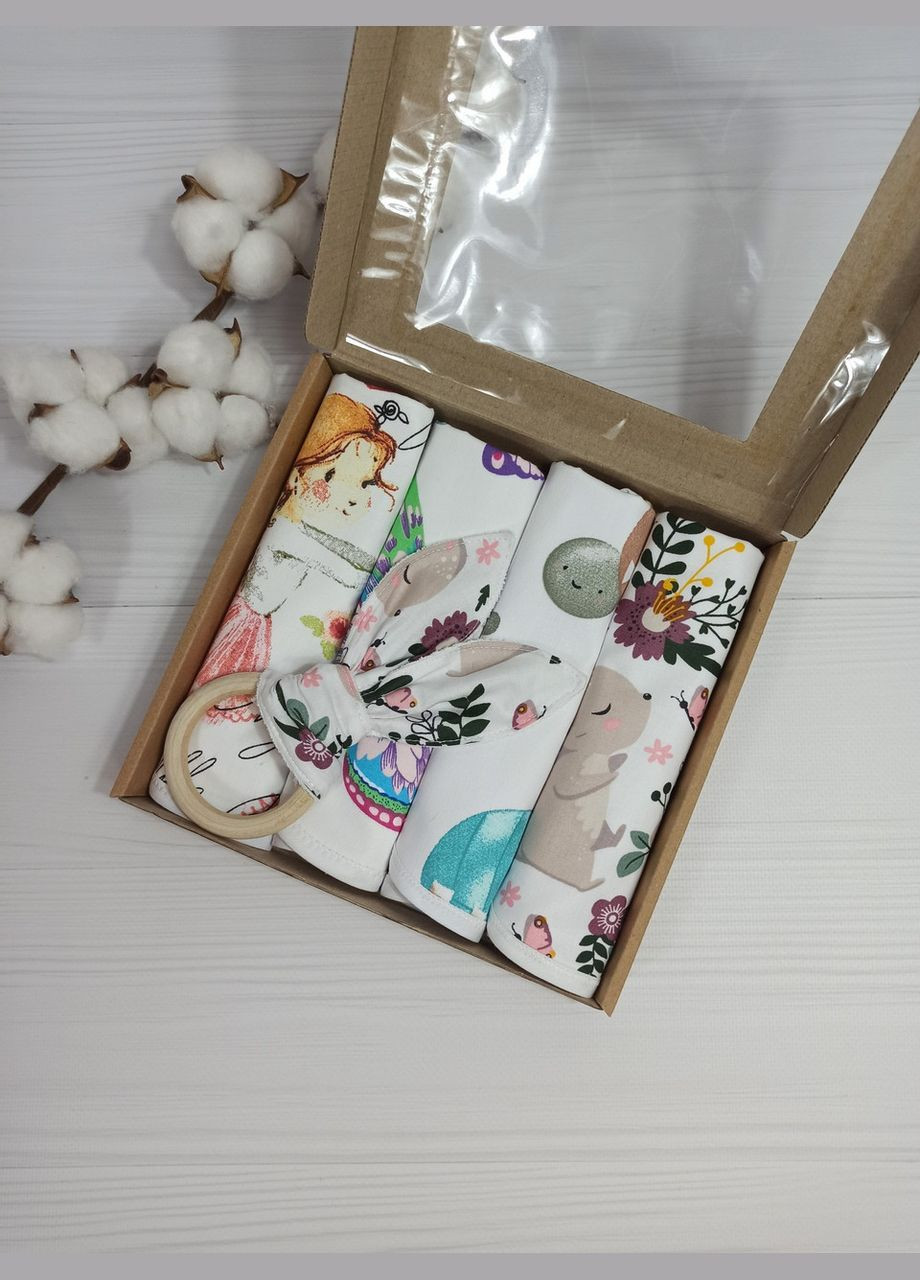 Набір слюнявчиків,22х25 см + еко гризунок "Шурхітливі вушка" 7х18см a.l.babybox Зайки на галявині No Brand (315488417)
