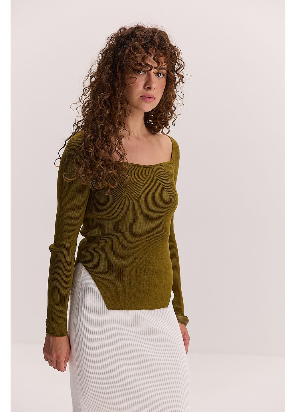 Жіноча в`язана кофта з розрізами внизу Arjen (353036841)