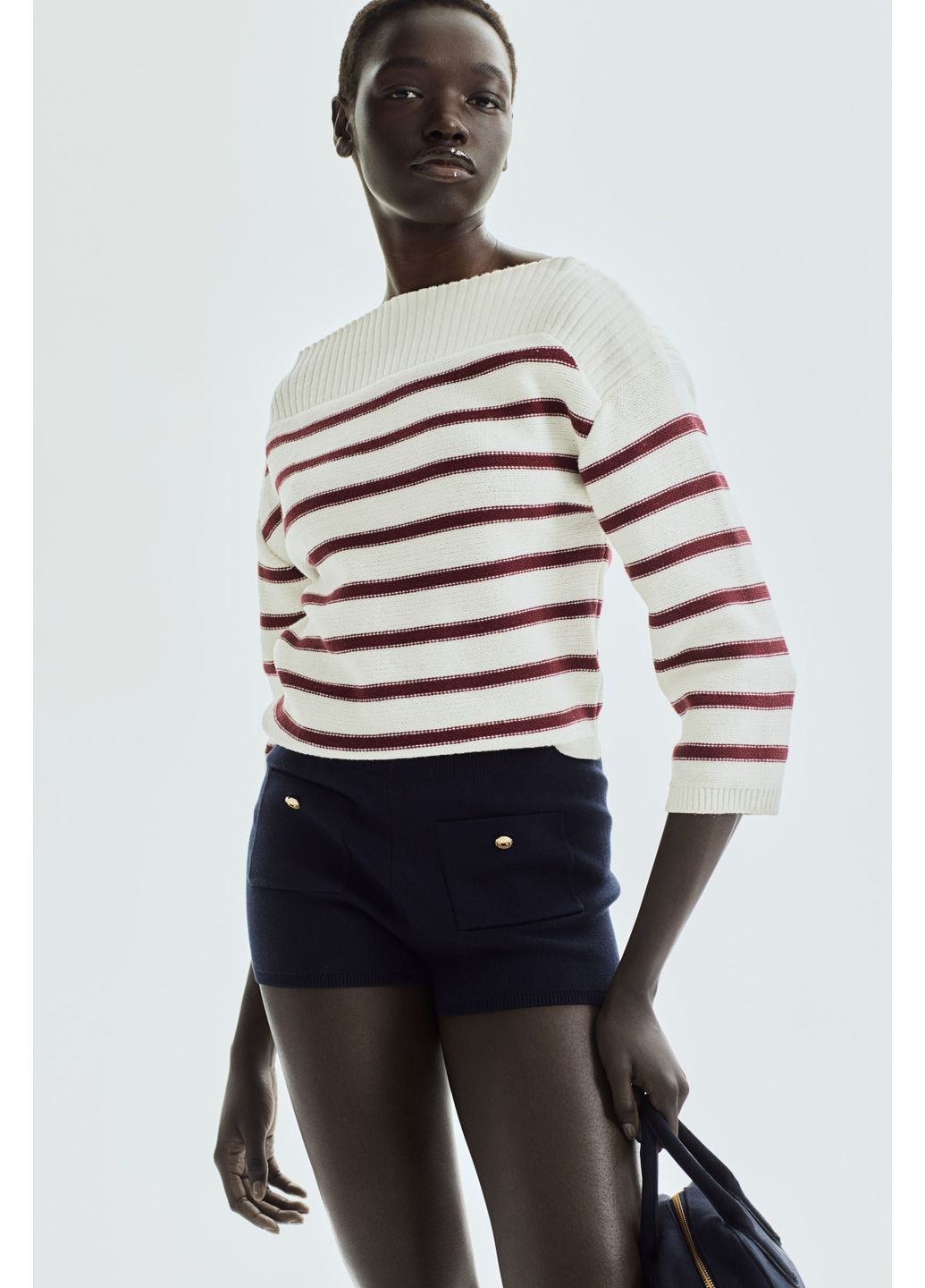 Комбинированный демисезонный джемпер с изнаночным вырезом и воротником-челноком H&M