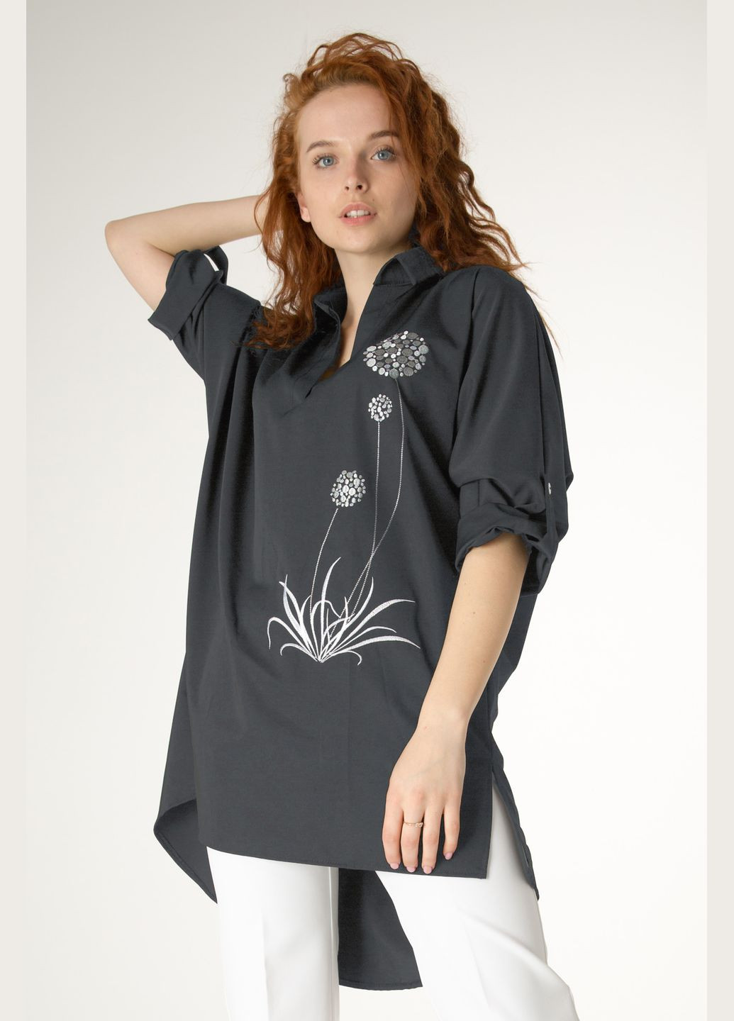 Сіра ідеальна блуза-туніка на кожен день з дизайнерською вишивкою INNOE Блуза-туніка