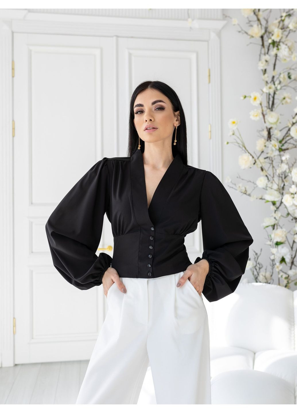 Чорна жіноча однотонна блуза "дафнія" з обємними рукавами (td-2968720161716) TessDress