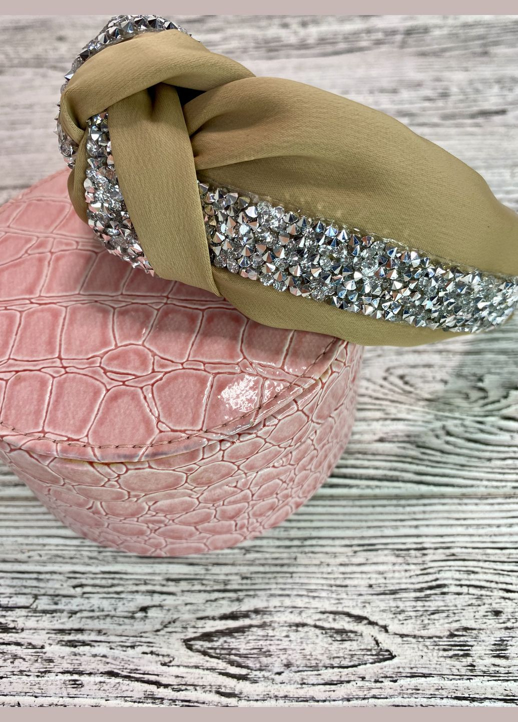 Шикарный женский обруч/чалма для волос Oxa со стразами песчаного цвета Hand Made (330619112)
