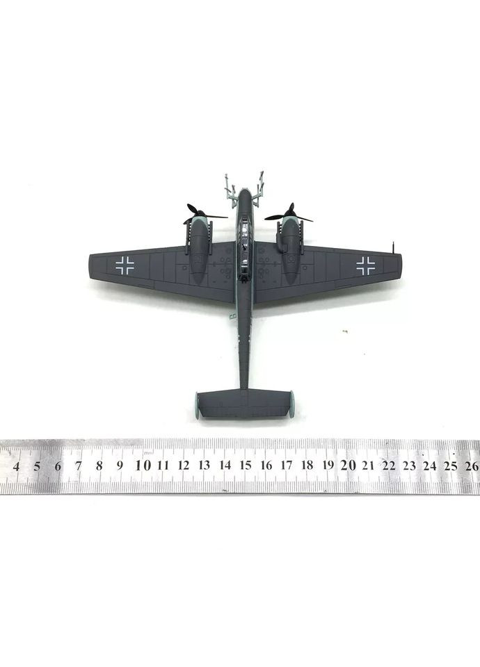 Коллекционная модель самолета Messerschmitt BF-110 металл масштаб 1:100 No Brand (365039406)