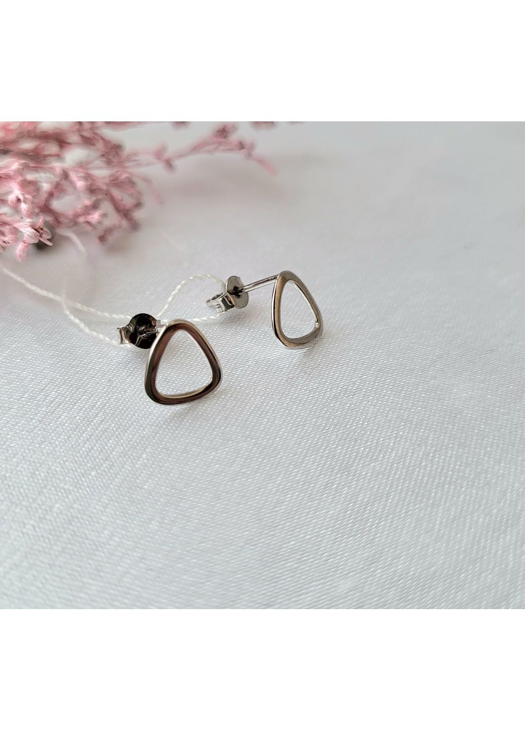 Срібні сережки гвоздики на фіксаторах Трикутник без каміння срібло 925 проби Родоване 1212 No Brand (306741480)