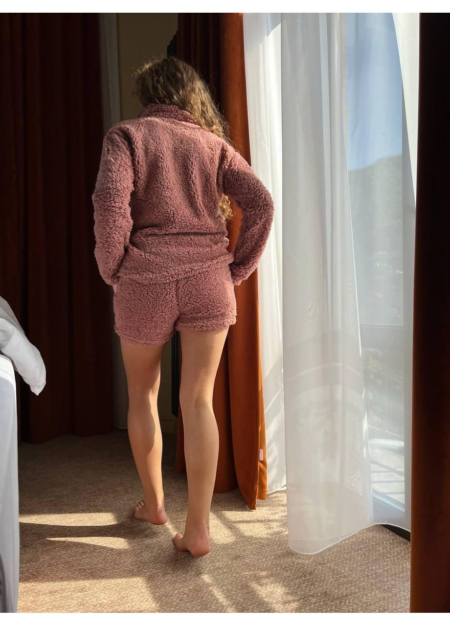 Молочная пижама женская флисовая короткого цвета с шортами. домашний комплект женский плюшевый мокко с шортами. No Brand