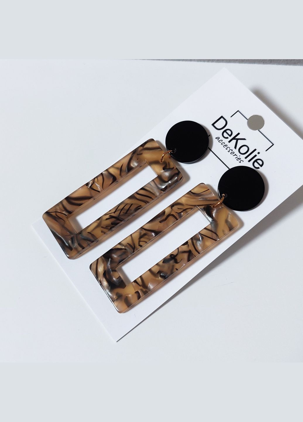 Сережки довгі висячі MK0997-1 коричневий DeKolie (322318971)