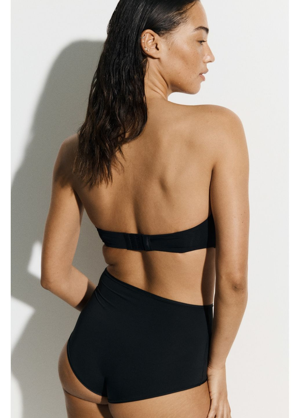 Чорний бюстгальтер H&M