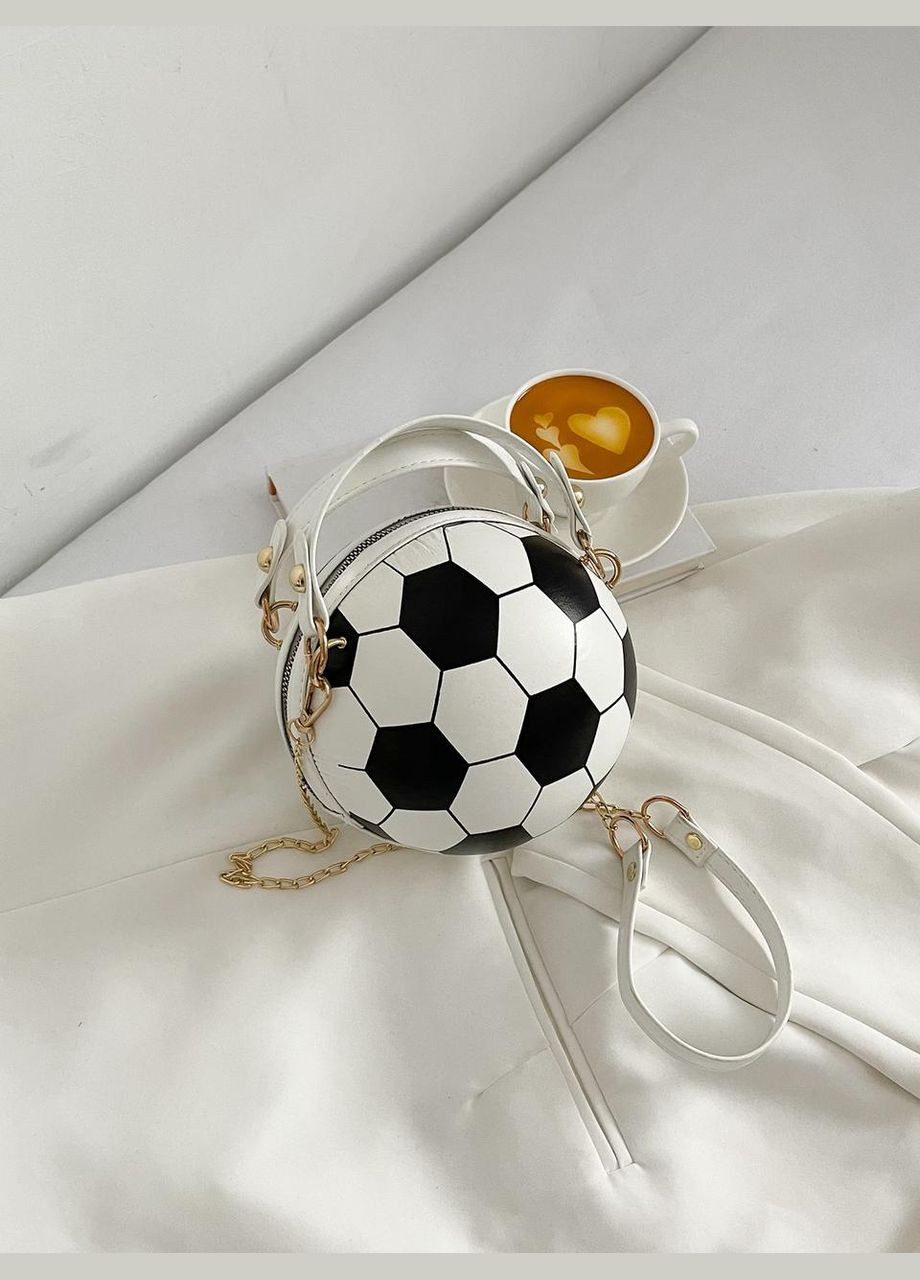 Женская классическая круглая сумка 8197 футбольний мяч на цепочке белая No Brand (313235576)