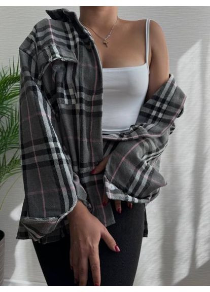 Жіноча фланелева сорочка в клітинку, сіра, з розрізами, р. (мод. 690) No Brand (358931463)
