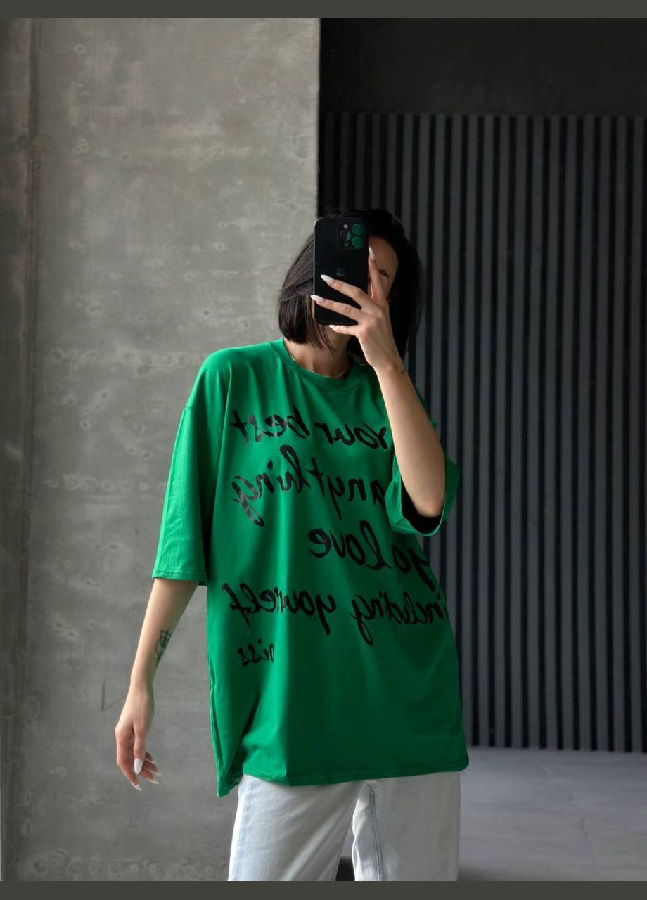 Зелена всесезон шикарна оверсайз футболка із якісного турецького куліра з об'ємним написом, зелена oversize футболка відмінної якості No Brand 053