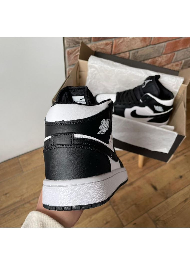 КРОСІВКИ ЖІНОЧІ NIKE AIR JORDAN 1 RETRO HIGH WHITE BLACK LOGO НАЙК АІР ДЖОРДАН No Brand чорні демісезони (367171619)