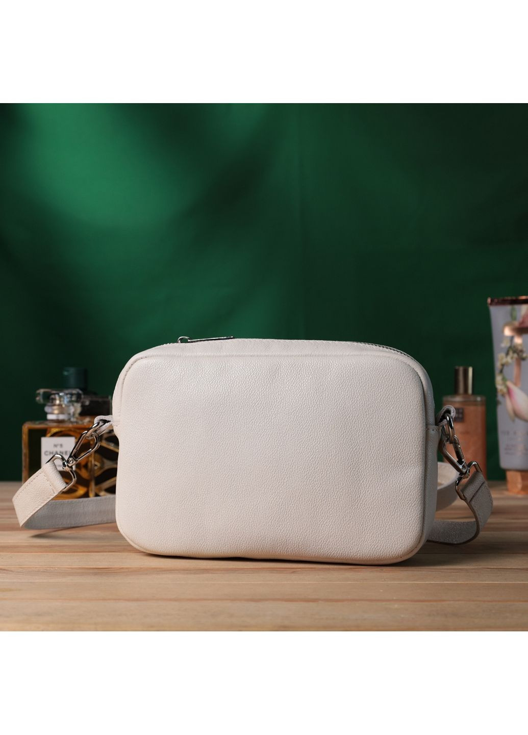 Класична жіноча сумка крос-боді з натуральної шкіри 21х13,5х5 см Shvigel (315873247)