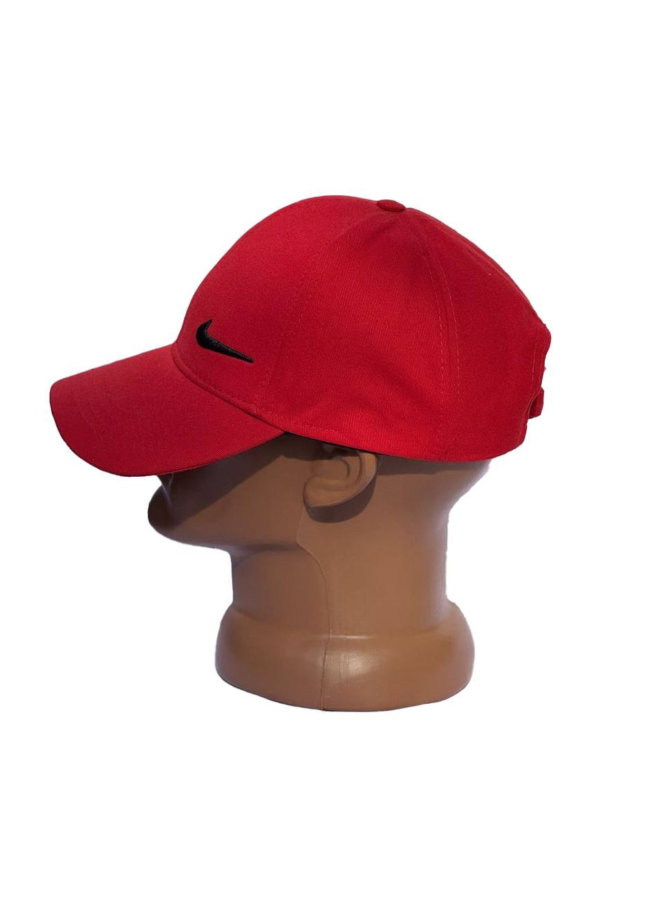 Красная кепка с логотипом – яркий акцент для твоего стиля. No Brand (362356139)
