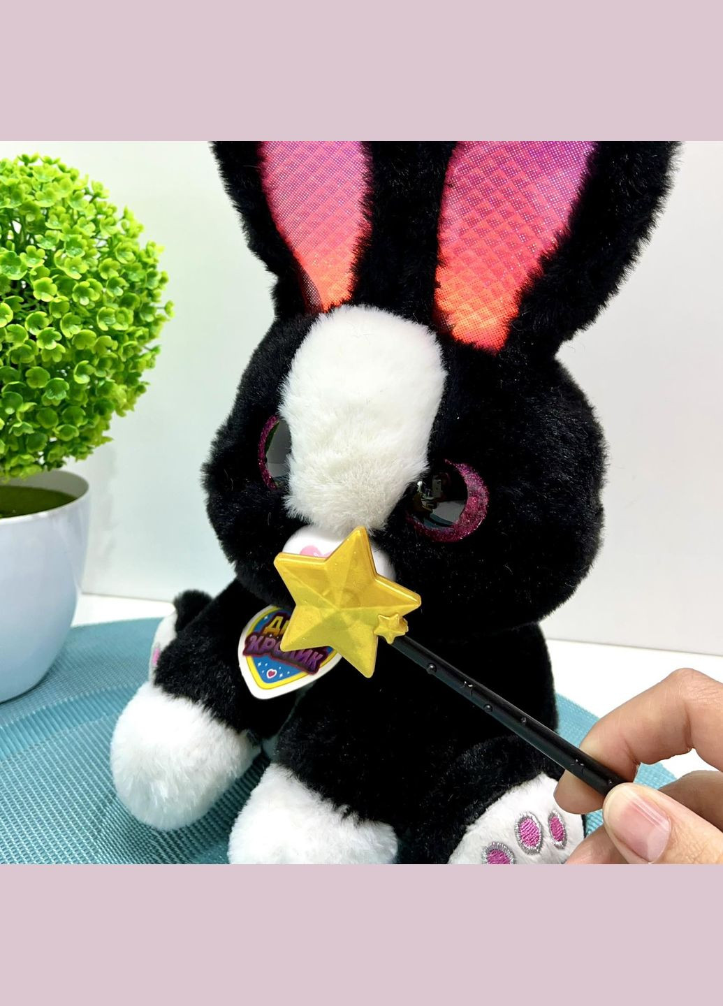 Зайчик інтерактивний Чудо Кролик 30см звук світло фрази рухливий реагує на паличку Чорний (M 6144 I UA) No Brand (346133155)