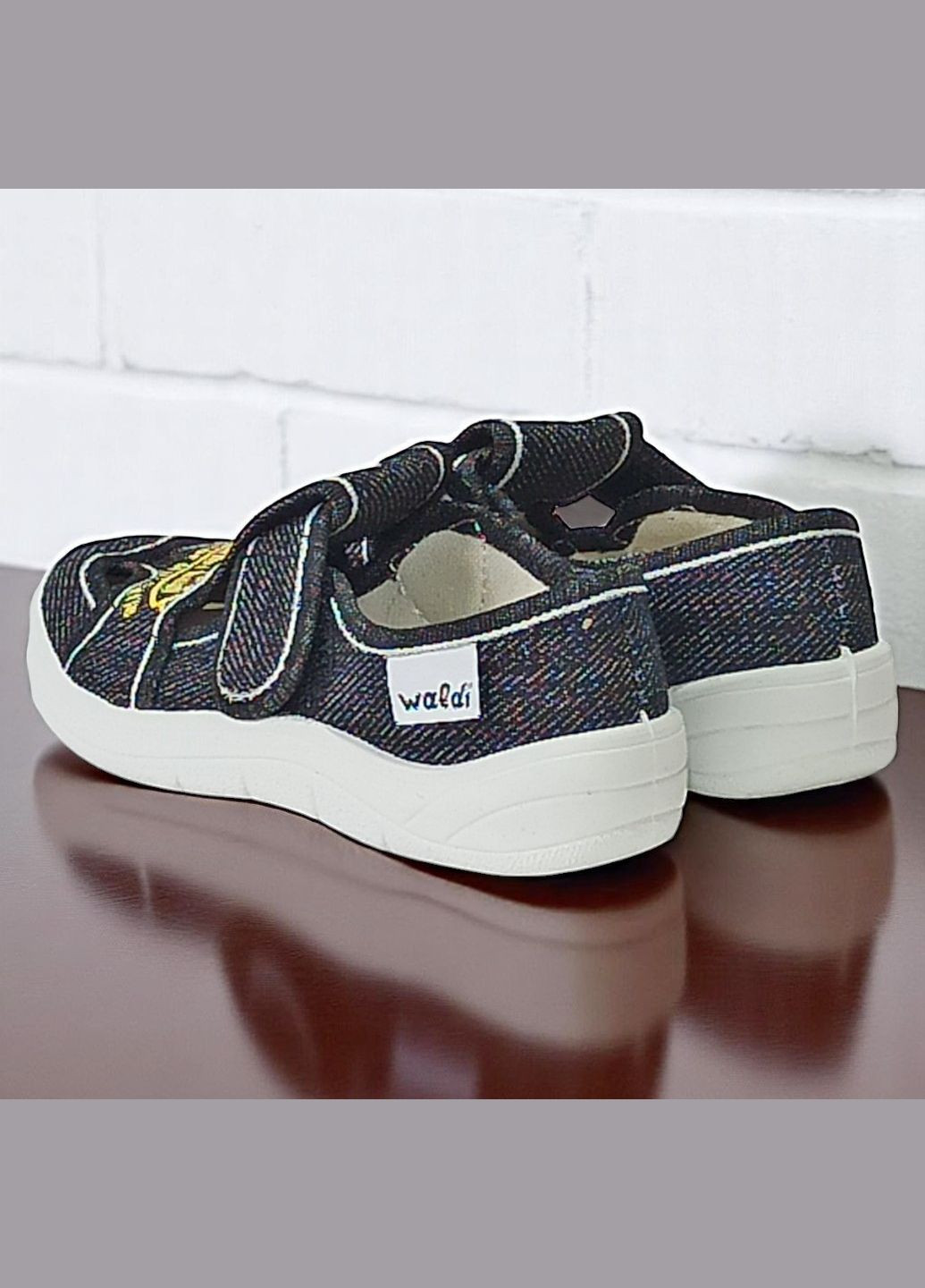 Черные ортопедические закрытые тапочки на липучке сменка в садик для мальчика валди Waldi